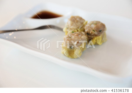 Chinese Steamed Dumpling 41536178