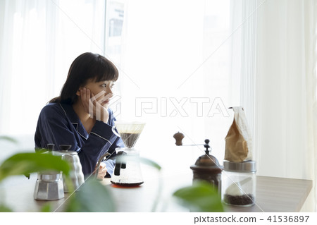 女人放鬆 41536897