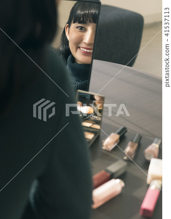 女性美容化妝 女性美容化妝 41537113