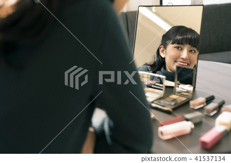 Female Beauty Makeup Female Beauty Makeup 41537134