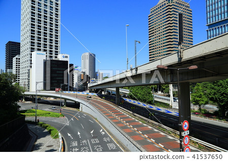 Three-dimensional intersection of Akasakamitsuke crossing highways 41537650