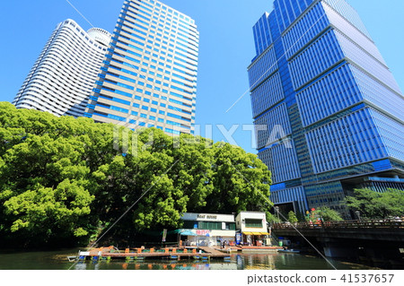 Outer moats and skyscrapers in Kioicho, Tokyo 41537657