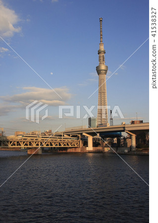 Tokyo sky tree in winter and Tobu Railway 41538327