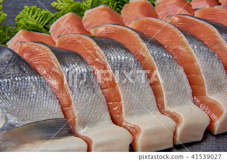 Delicious salmon fillets 41539027