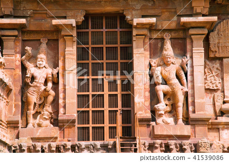 Dwarapalas, southern wall, Brihadisvara Temple, Tanjore, Tamil Nadu 41539086