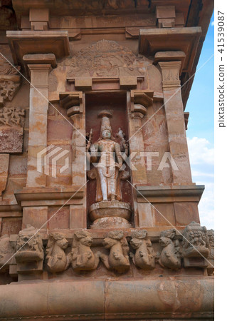 Hari-Hara, western niche, Brihadisvara Temple, Tanjore, Tamil Nadu 41539087