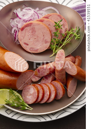 各種各樣的美味香腸 41539551