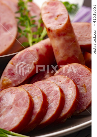 各種各樣的美味香腸 41539553