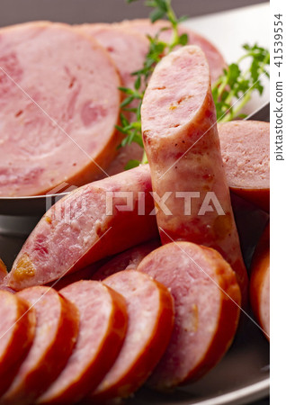 各種各樣的美味香腸 41539554