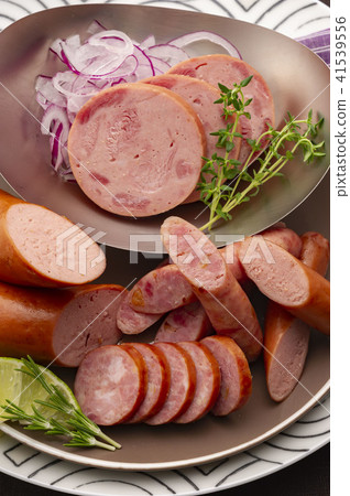 各種各樣的美味香腸 各種各樣的美味香腸 41539556