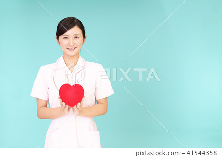 有心臟標記的一位護士 41544358