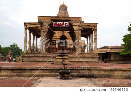 Nandi mandapa, Brihadisvara Temple, Tanjore Nandi mandapa, Brihadisvara Temple, Tanjore 41546510