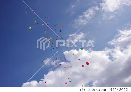 天空和彩色氣球 天空和彩色氣球 41548602