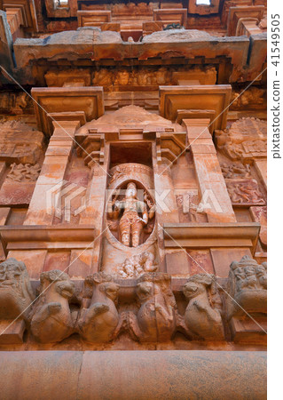 Shiva imerging from a linga, Brihadisvara Temple 41549505