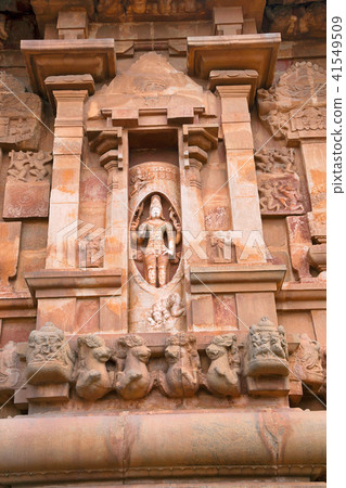 Shiva imerging from a linga, Lingodhbhava  41549509