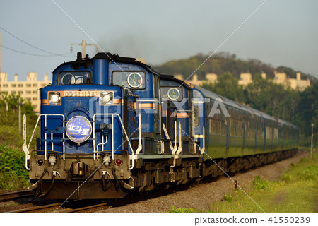 Bed sleeping limited express hokutosei pulled by DD 51 Bed sleeping limited express hokutosei pulled by DD 51 41550239