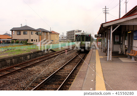 高崎線火車離開八幡線Tuso站(1) 高崎線火車離開八幡線Tuso站(1) 41550280