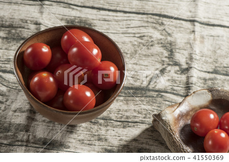 Red tomato 41550369
