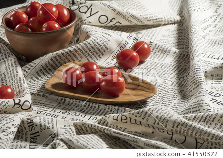 Red tomato Red tomato 41550372