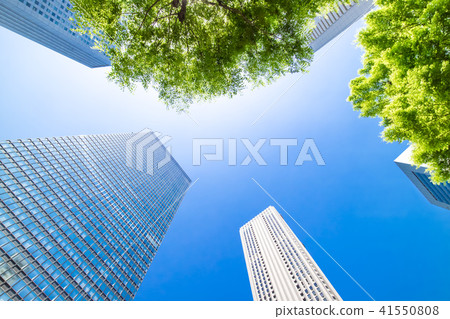 一個綠色辦公室鎮的都市風景 41550808