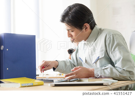 Portrait Male 20's 30's Japanese Salaryman Engineer Work Precision Equipment 41551427