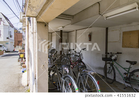 Bicycle parking with a roof Bicycle parking with a roof 41551632