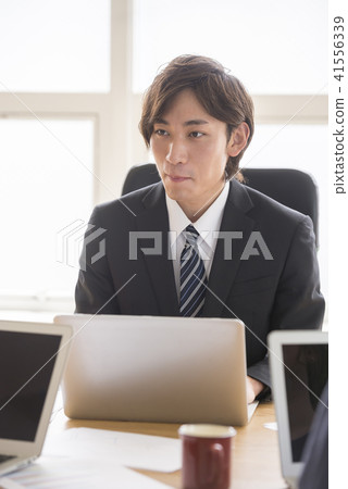人物肖像男性20年代30年代日本3或2商業商人工薪族 41556339