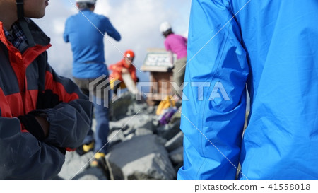 在Yanigatake山峰的擁擠 41558018