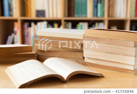 Reading bookshelf booklet paperback Reading bookshelf booklet paperback 41558846