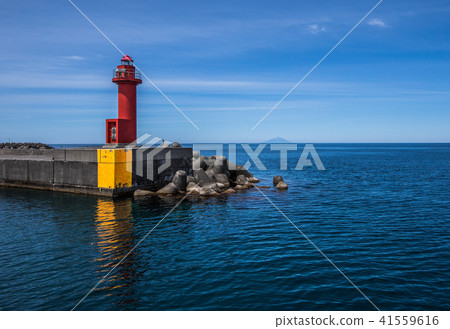 "Hokkaido Tianjima" Lighthouse from Rimodoro Island and Rishiri Fuji 41559616