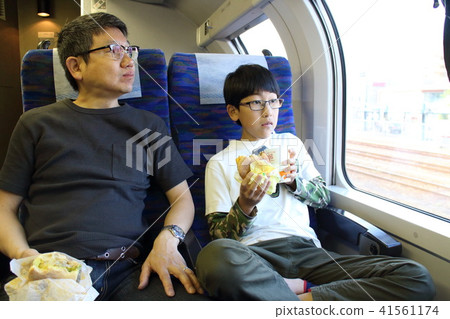 橫須賀線綠色車廂親子 橫須賀線綠色車廂親子 41561174