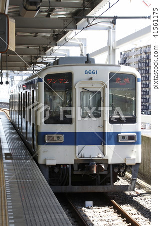 Tobu Kiryu Line 8000 series 41561175