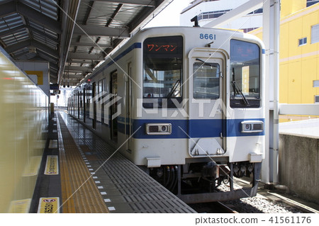 Tobu Kiryu Line 8000 series 41561176