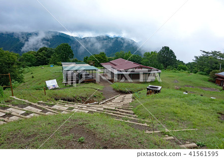 The misty summit of Jinba Plateau (Shingen Teahouse) The misty summit of Jinba Plateau (Shingen Teahouse) 41561595