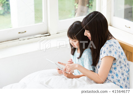 Mother daughter (tablet PC) Mother daughter (tablet PC) 41564677