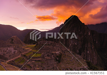 Machu Picchu ruins at dusk Machu Picchu ruins at dusk 41567351