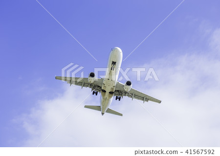 飛機降落巴西航空工業公司E170 41567592