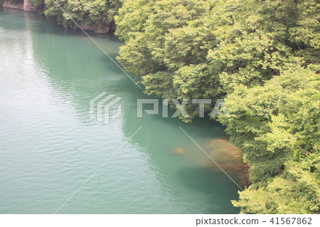 Toyama prefecture regulated park which it wishes from Sansatsu bridge of Spring Kintansu Toyama prefecture Toyama prefecture regulated park which it wishes from Sansatsu bridge of Spring Kintansu Toyama prefecture 41567862