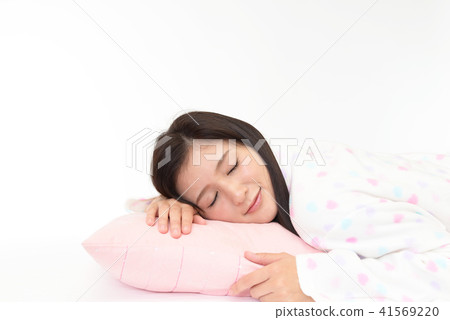 Women who sleep Women who sleep 41569220