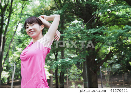 Running running jogging fitness female exercise 41570431