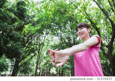 Running running jogging fitness female exercise 41570437