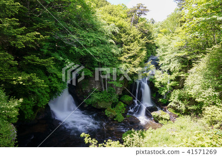 Crown waterfall 41571269