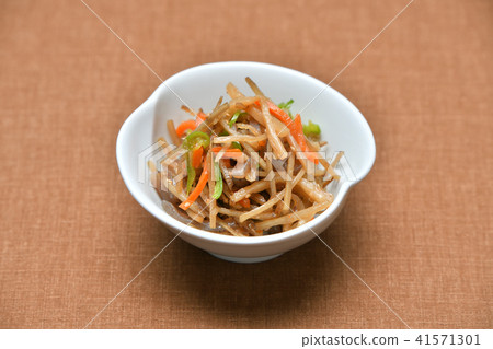 Kanpei,Kibira牛蒡,Kibium牛蒡的烤肉牛蒡。 Kanpei,Kibira牛蒡,Kibium牛蒡的烤肉牛蒡。 41571301