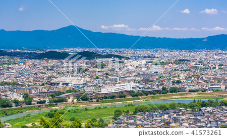 從嵐山觀看京都和東山的街道 從嵐山觀看京都和東山的街道 41573261