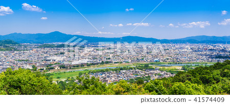從嵐山觀看京都和東山的街道 從嵐山觀看京都和東山的街道 41574409