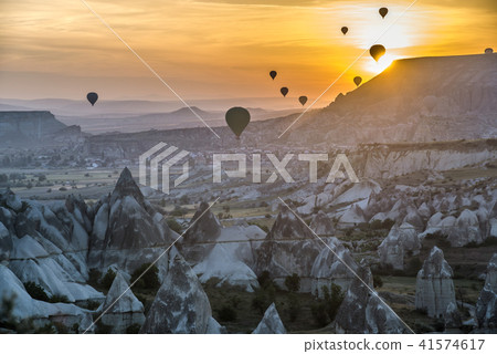 Hot-air ballooning in Cappadocia is super! 41574617
