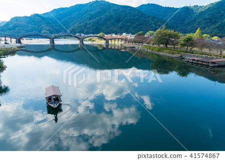 Kintai橋和遊船(山口縣岩國市) Kintai橋和遊船(山口縣岩國市) 41574867