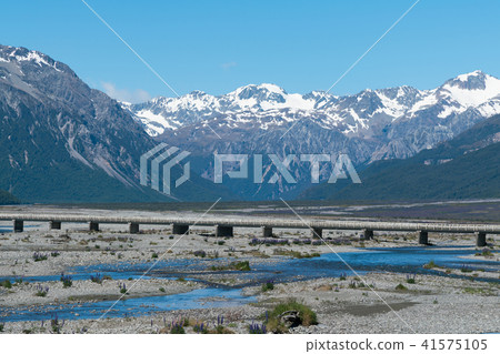 Snow mountain New Zealand landscape Snow mountain New Zealand landscape 41575105