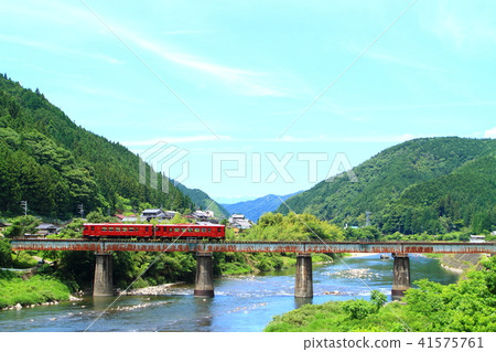 長良川鐵道 觀光列車般的風景 41575761