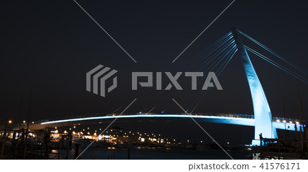 Freshwater Lovers Bridge 41576171